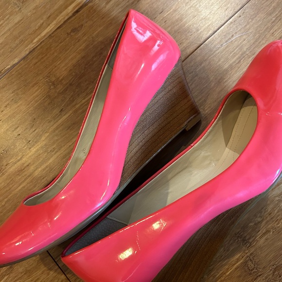 Calvin Klein coral wedges - Picture 2 of 2